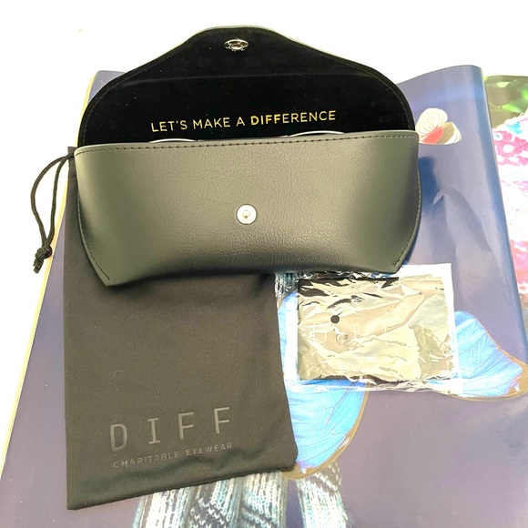 Authentic Cole Haan Aviator Gold Brushed frame Sunglasses - Picture 8 of 10